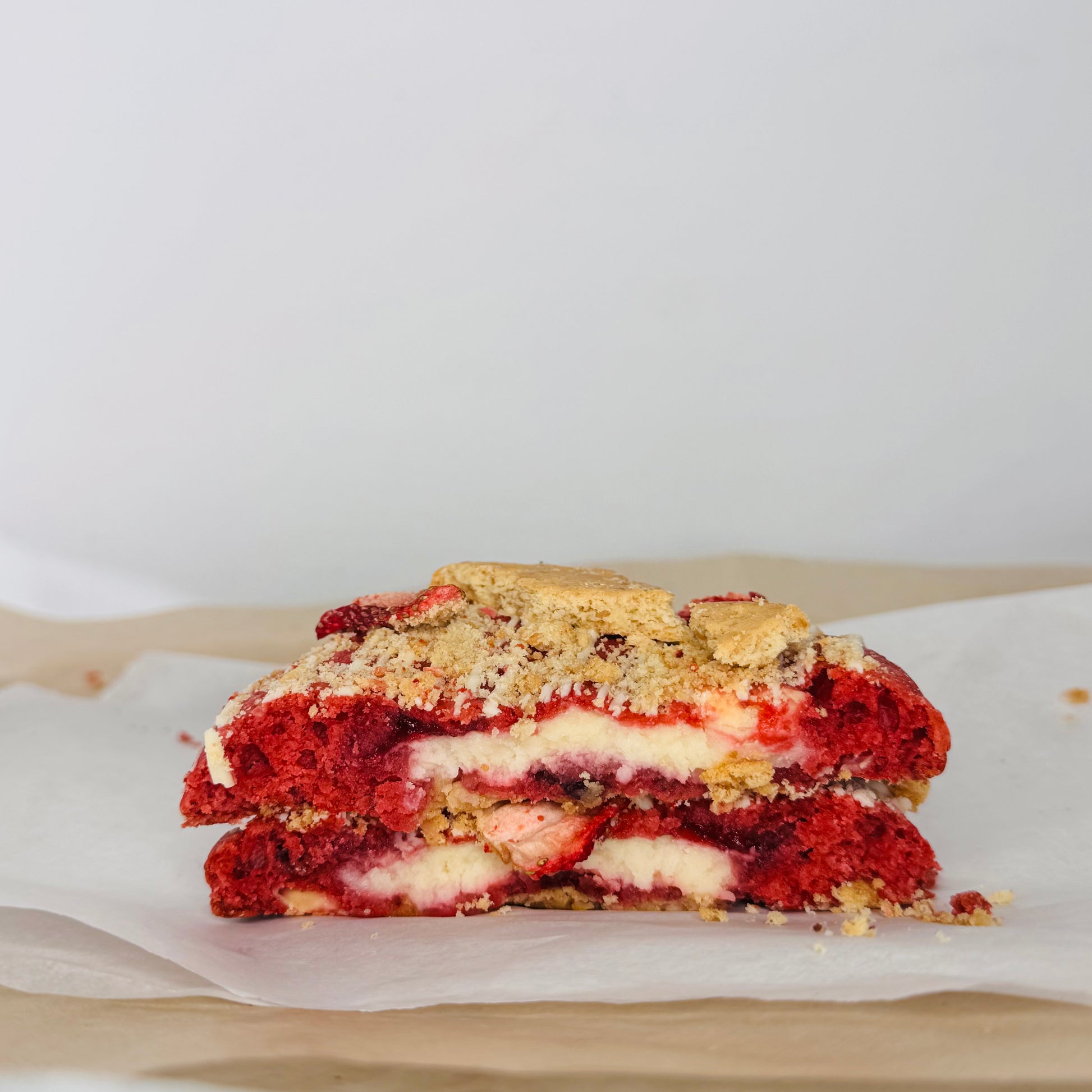 Strawberry Cheesecake Cookie (Stuffed)